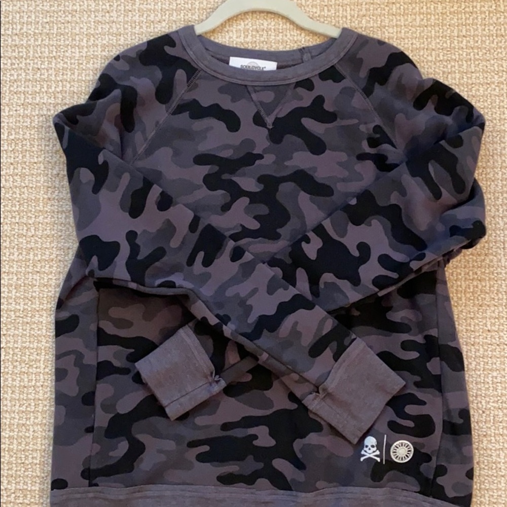 Sweatshirt